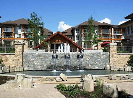 Waterscapes Resort By Dkra Kelowna Exteriör bild