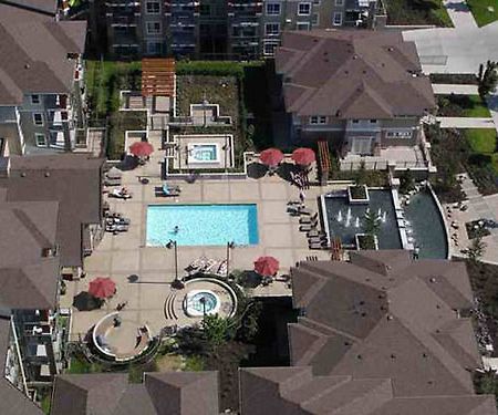 Waterscapes Resort By Dkra Kelowna Exteriör bild